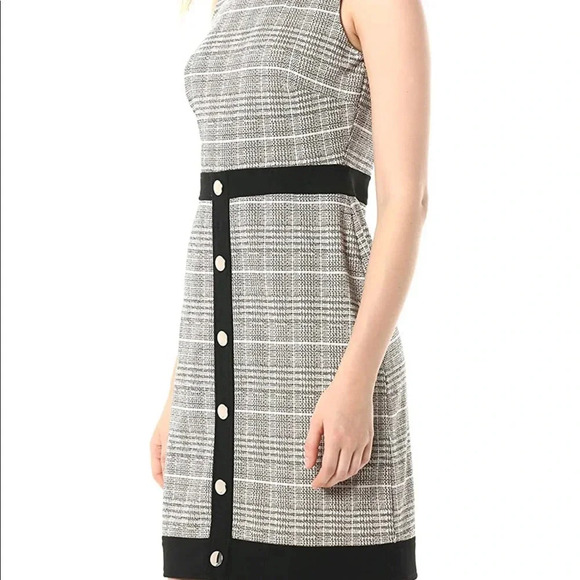 - Nwt! Tommy Hilfiger Button Front dress sz 4 - Picture 2 of 4